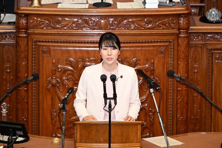 石川香織 衆院本会議