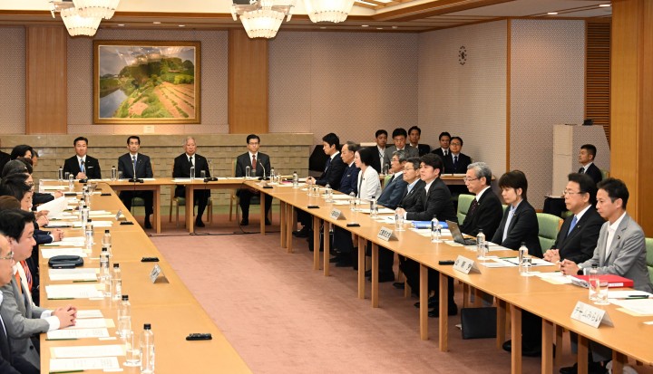 6月25日皇位継承に関する全体会議