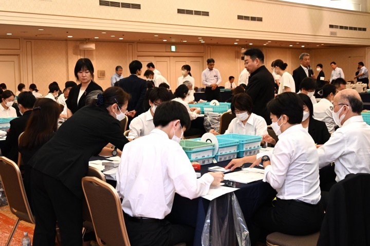 代表選 郵便投票開票