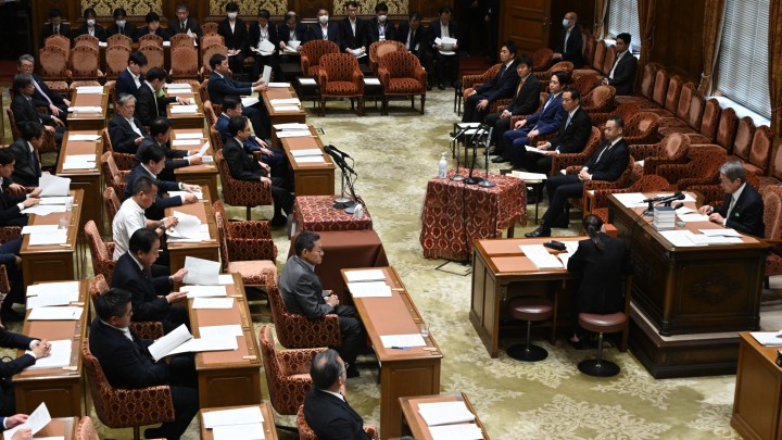 衆院政治改革特別委員会 政治資金規正法改正案