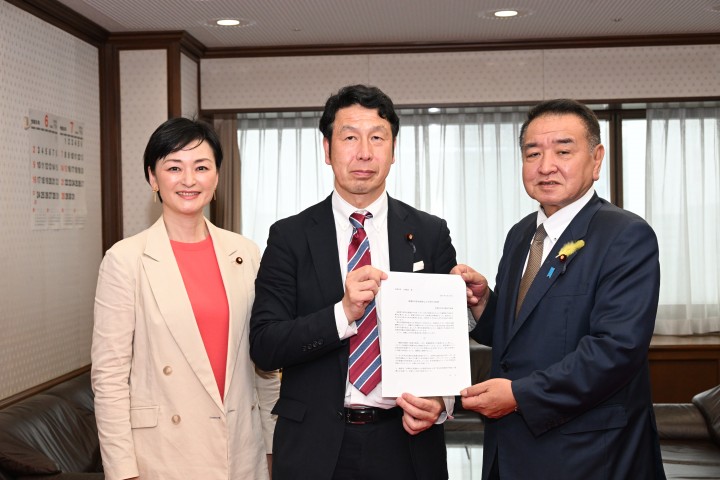 米山隆一 吉田はるみ