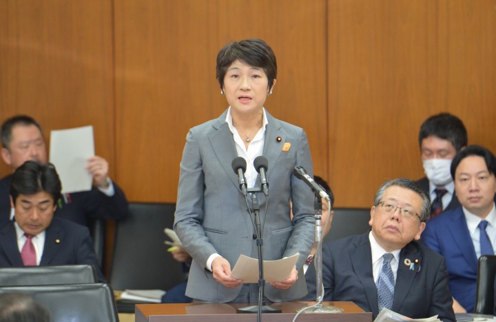 西村智奈美