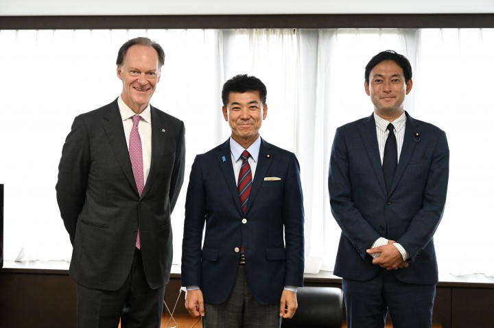 泉健太 鈴木庸介 駐日カナダ大使