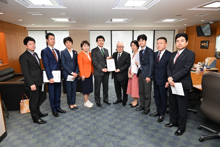 大西健介 早稲田ゆき 柚木道義 西村智奈美 山井和則 井坂信彦 中島克仁 高木真理 石川大我 小林製薬 紅麹