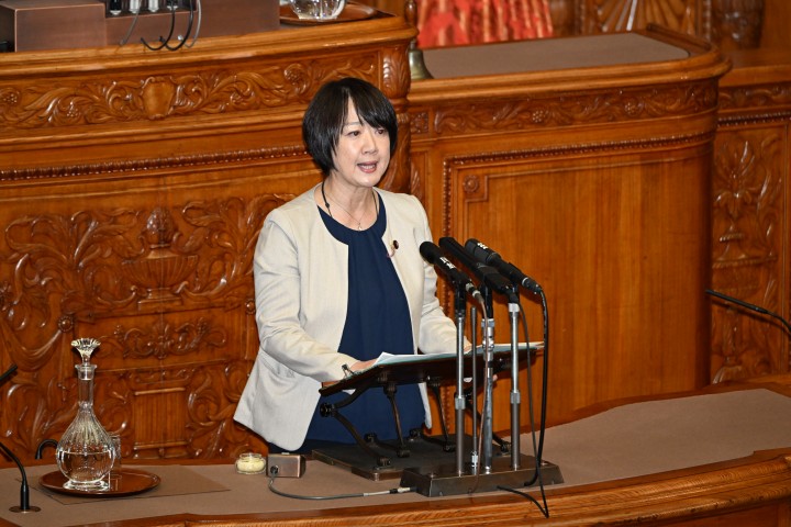 青木愛 決算報告 参院本会議
