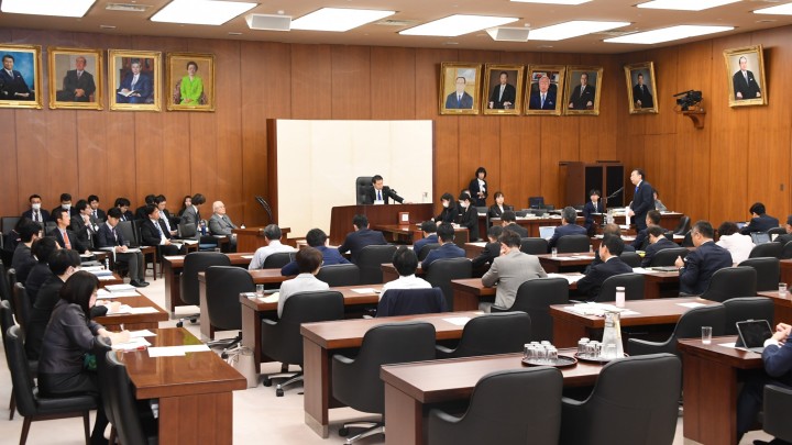 介護休業法等改正案 衆院厚生労働委員会 吉田統彦 柚木道義 井坂信彦