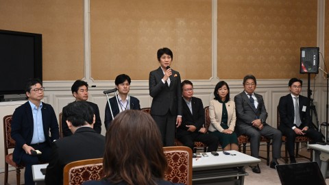 西村智奈美 長妻昭 山井和則 牧山ひろえ 杉尾秀哉 石橋通宏 柚木道義