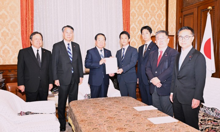 内閣不信任決議案提出 小川淳也 海江田万里