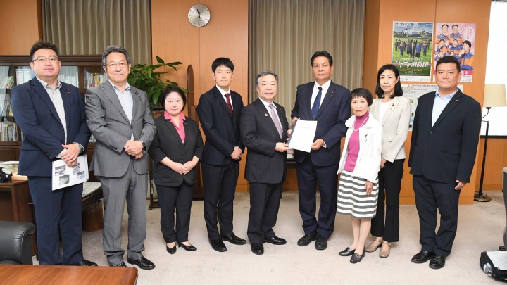 湯原俊二 金子恵美 森山浩行 小宮山泰子 杉尾秀哉 渡辺創 尾崎かおる 坂野経三郎