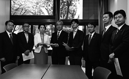 2023.6.9 健康保険証の存続を厚生労働省に申し入れ