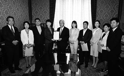 2024.6.7 「悪質ホストクラブ被害防止法案」を衆議院へ提出