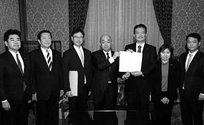 2025.2.14 「高校授業料無償化拡充法案」および「公立高校の施設整備促進応援法案」を衆議院に提出