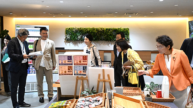 2025.9.12 「朝型勤務」社員への軽食提供会場を視察