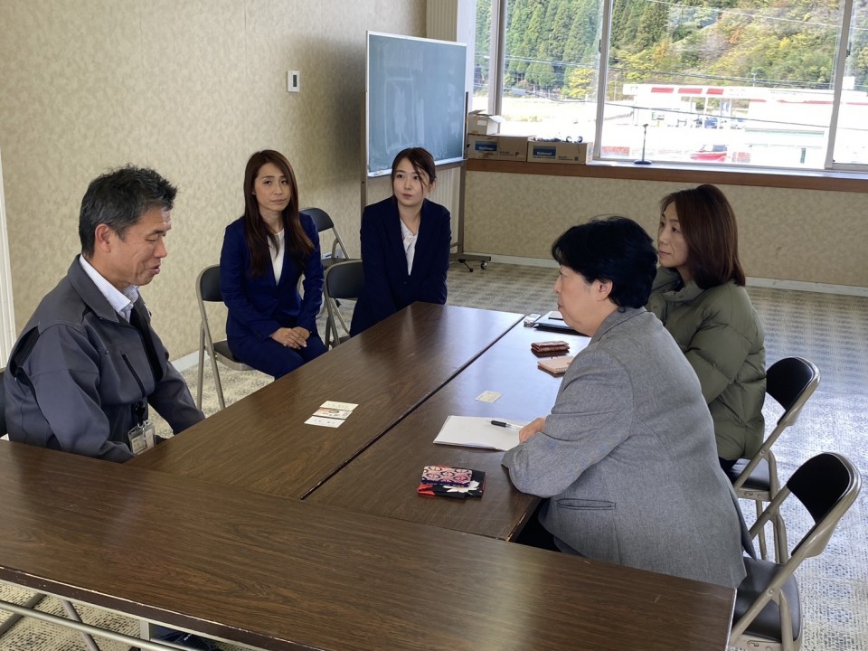 農協での意見交換 農協での意見交換 田名部匡代 徳永エリ 小山田経子