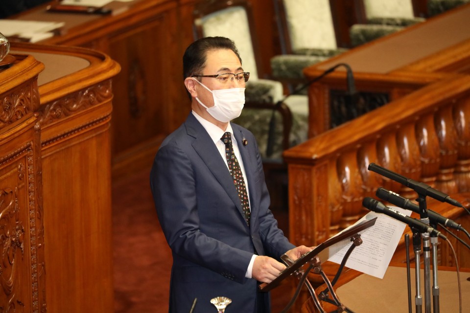 重要土地利用規制法案の反対討論をおこなう木戸口議員 20210616_015617_rsz.JPG