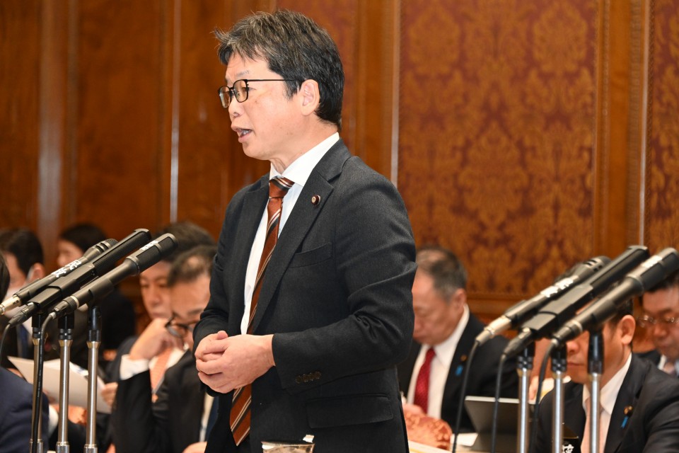 参院予算委員会 石橋通宏