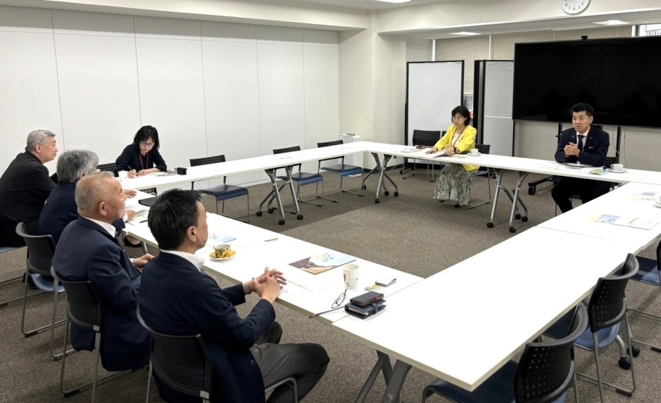 泉健太 岡本あき子 ふるさと回帰支援センター