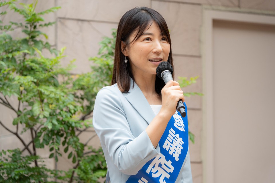 塩村議員.jpg