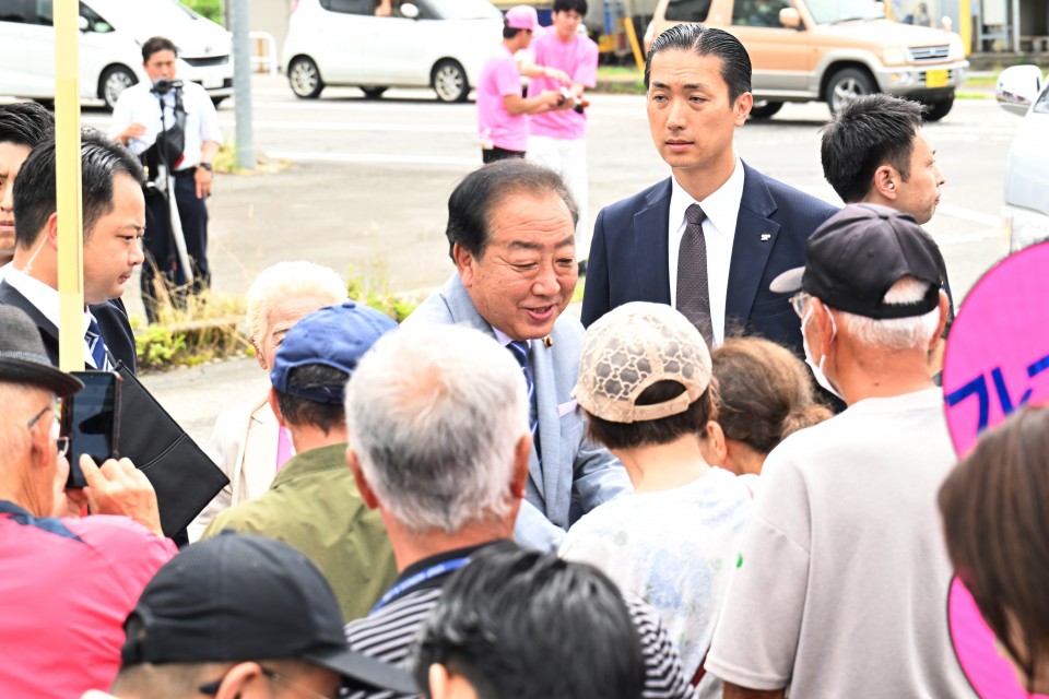 握手加工.jpg