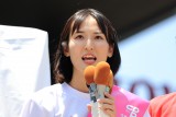 街頭演説をするくにともさよ総支部長