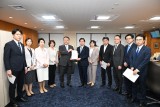 「持続可能な地域医療をつくるための緊急申し入れ」を厚生労働大臣、総務大臣に手交