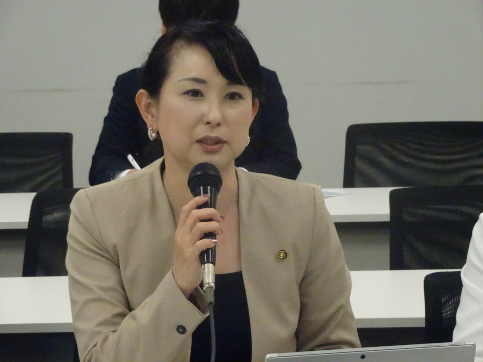 ゆざまさ子・昭島市議 ゆざ市議.JPG