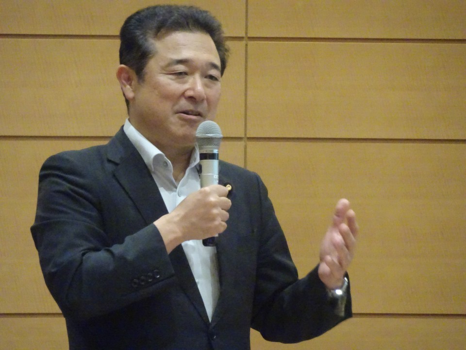 核兵器の無い世界の実現に向けて、意気込みを述べる森本真治参院議員 DSC00101.JPG