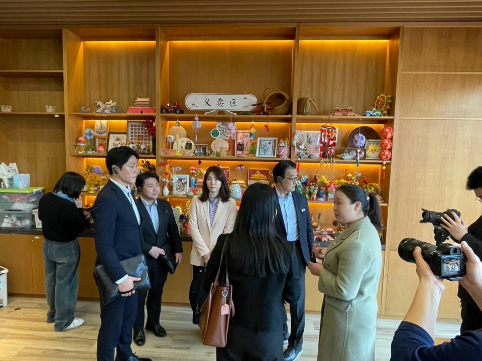 LINE_ALBUM_2025320-23党訪中団_250325_106.jpg