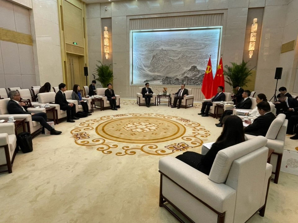LINE_ALBUM_2025320-23党訪中団_250325_56.jpg