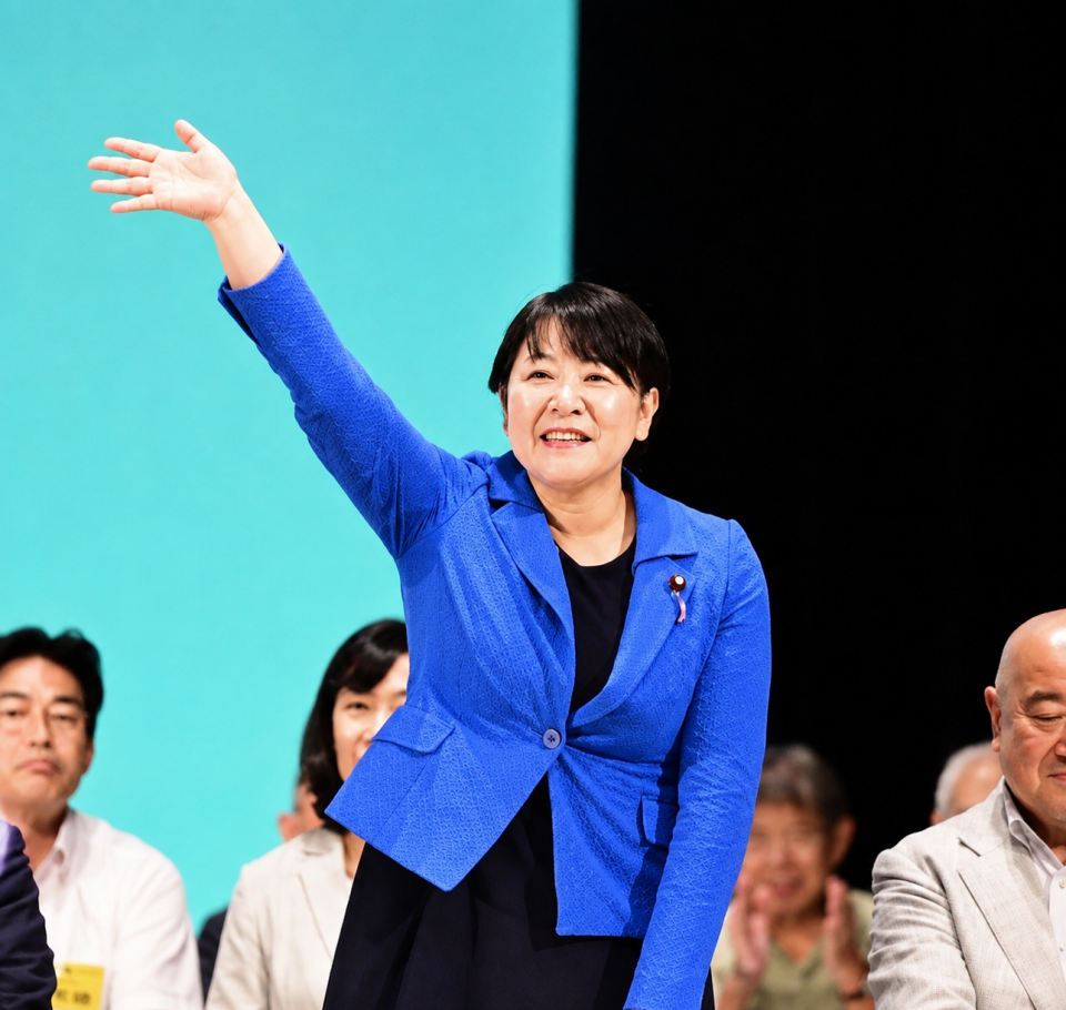 組織内議員として紹介を受ける岸真紀子参院議員 組織内議員として紹介を受ける岸真紀子参院議員