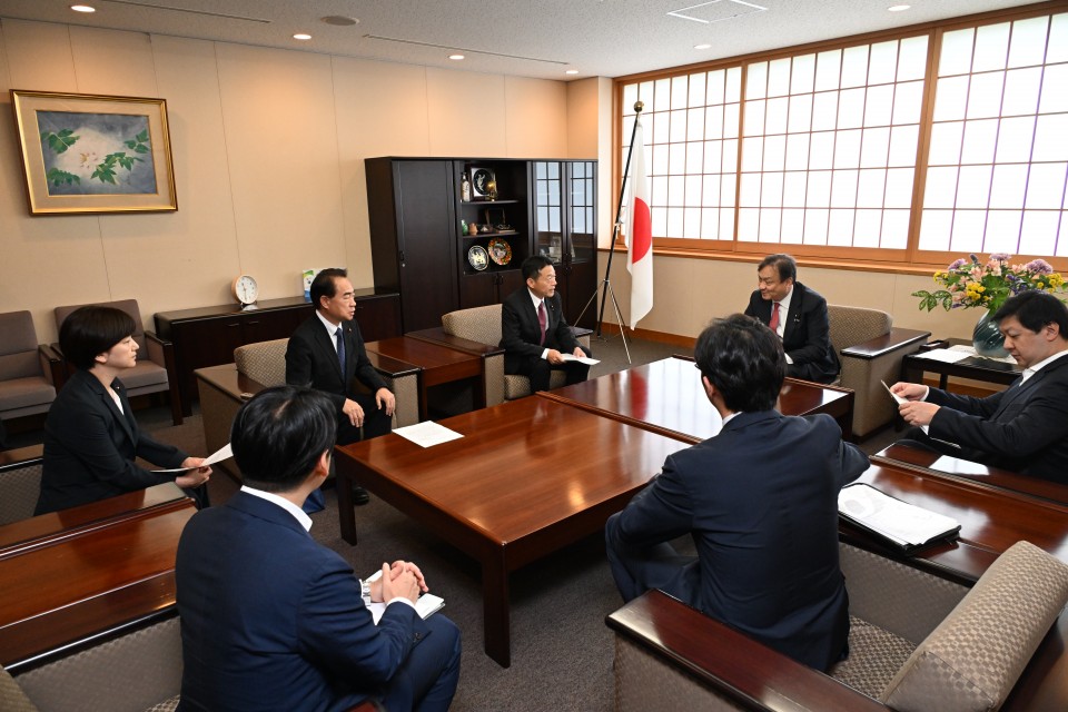 20260623メルコスールとのEPA交渉に関する要請を外務省に行う石垣のりこ参院議員