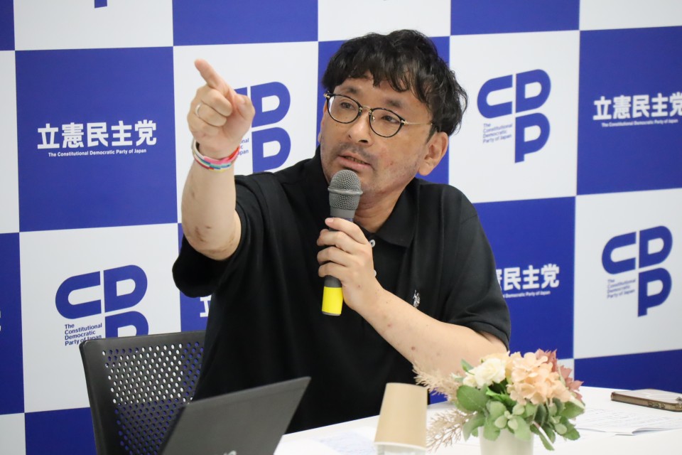 パネルディスカッション前に基調講演を行う日本若者協議会代表理事 室橋祐貴さん パネルディスカッション前に基調講演を行う日本若者協議会代表理事 室橋祐貴さん