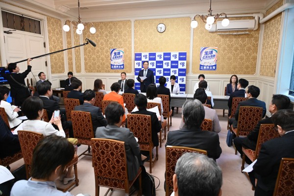 【参院議員総会】第222回臨時国会「記憶に残る戦いを」水岡代表