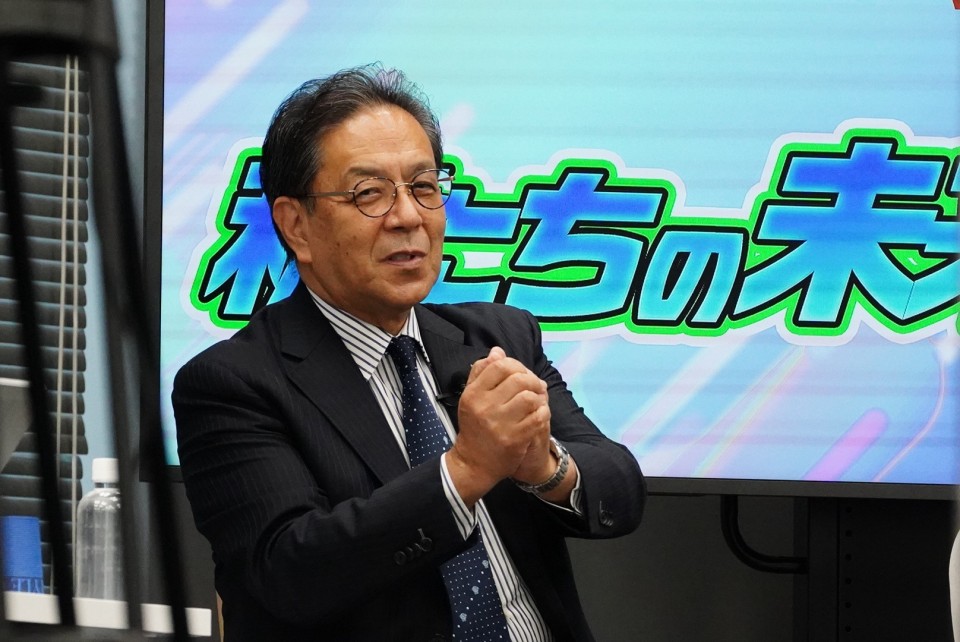 ニコニコ生放送の番組に出演する水岡俊一代表=2026年9月11日