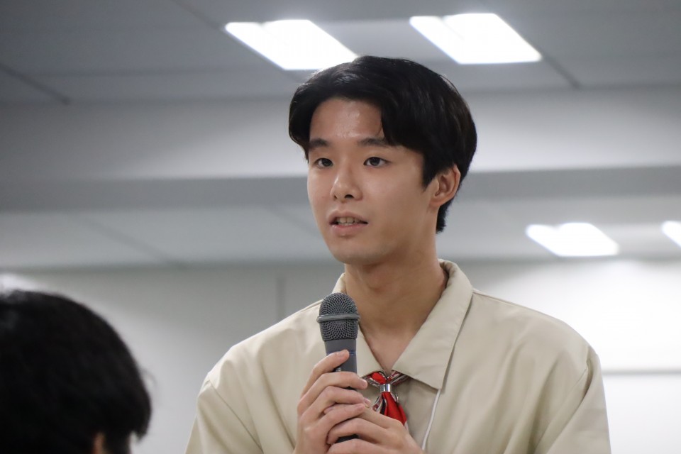 司会をつとめたりっけんユース岡崎響さん 20260913りっけんユース夏企画「理想のまちづくり」