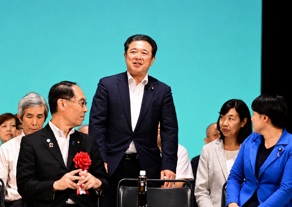 協力国会議員として紹介をうける森本真治参院議員 準組織内議員として紹介をうける森本真治参院議員