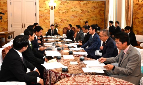 政治改革に関する各党協議会　大串博志　落合貴之
