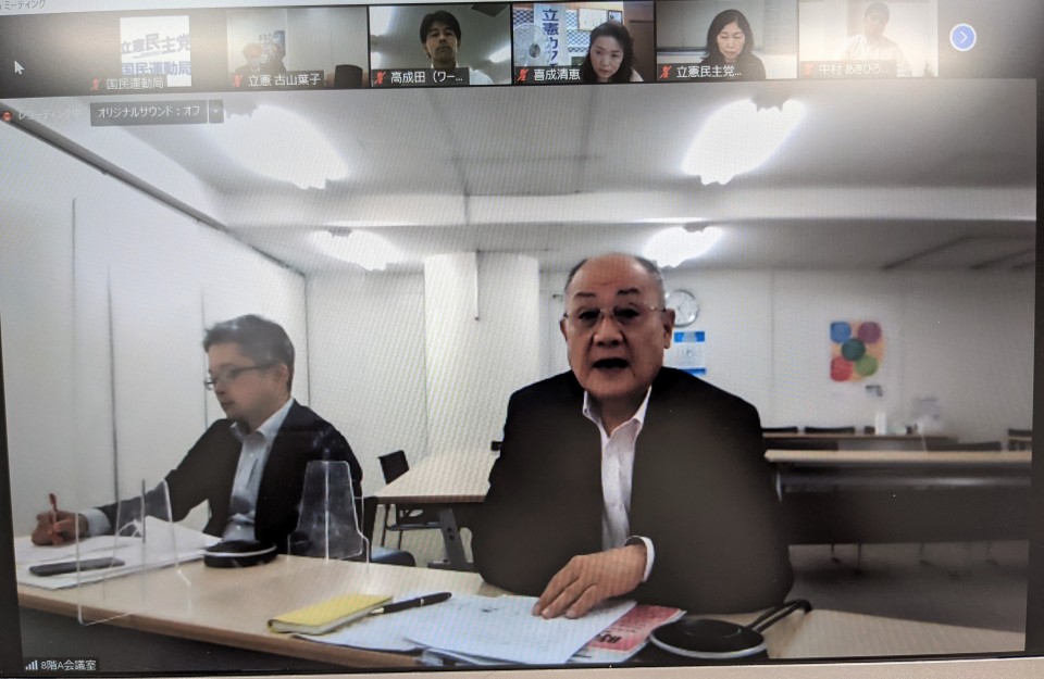 「協同労働」のあり方について説明する日本労働者協同組合連合会(ワーカーズコープ)の山本幸司副理事長(右)と中野理理事(左) 山本さん.jpg