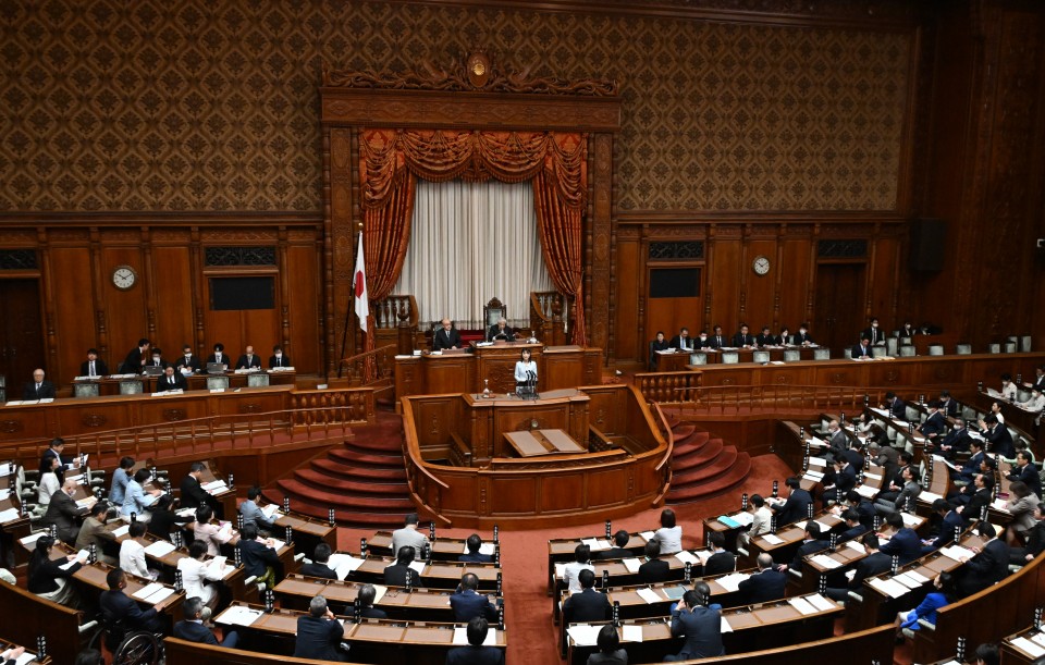 塩村あやか 日本版DBS法案 参院本会議