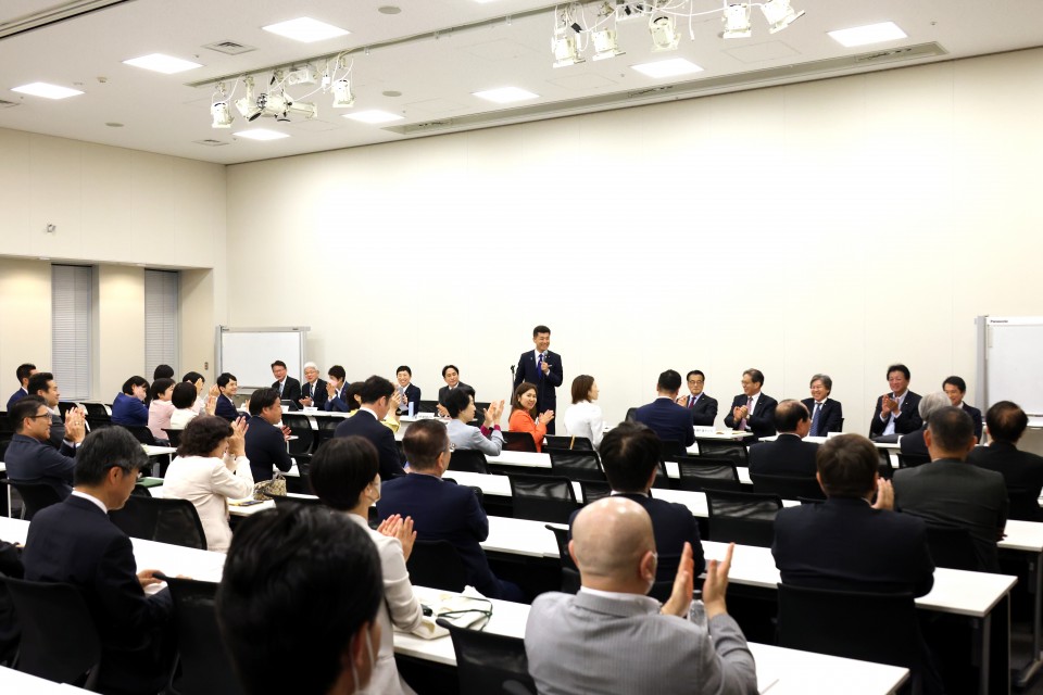 両院議員懇談会　泉健太　亀井亜紀子　山田勝彦　酒井なつみ　川内博史