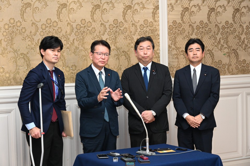 旧統一教会財産保全法案 長妻昭 吉田統彦 山井和則 柚木道義