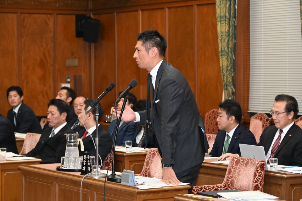 衆院政治倫理審査会　寺田学