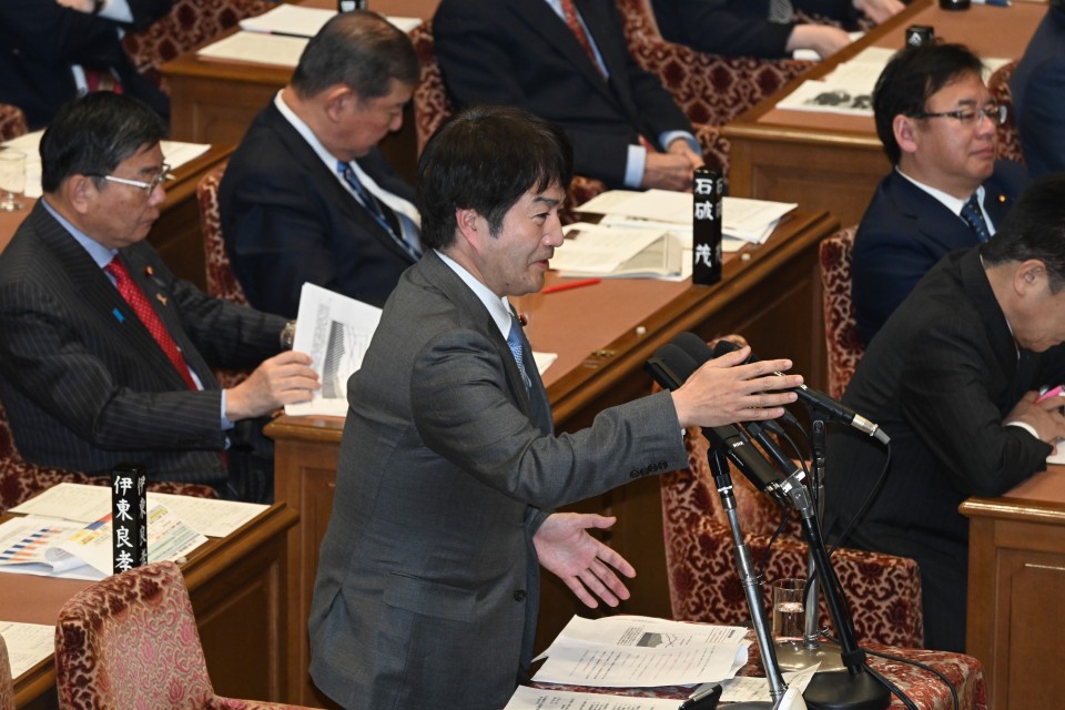 奥野総一郎　衆院予算委員会