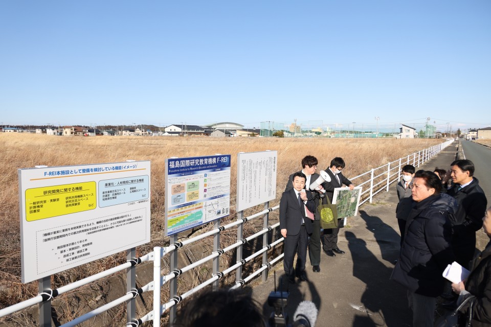 本施設予定地を視察 東日本大震災復興本部 玄葉光一郎 山崎誠 馬場雄基