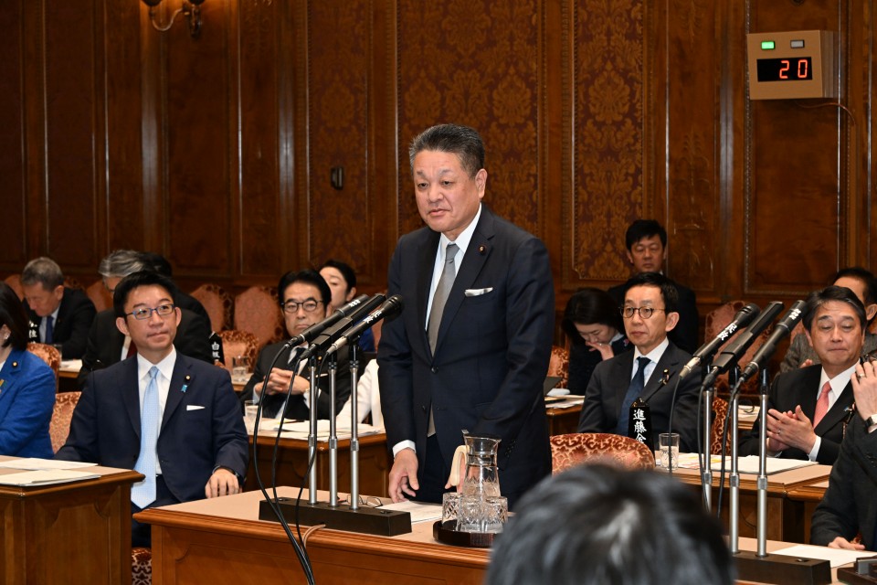 参院予算委員会 小沢雅仁