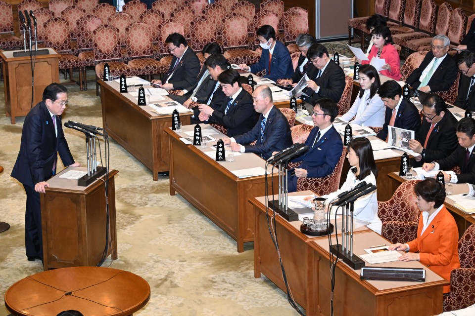 参院予算委員会 塩村あやか