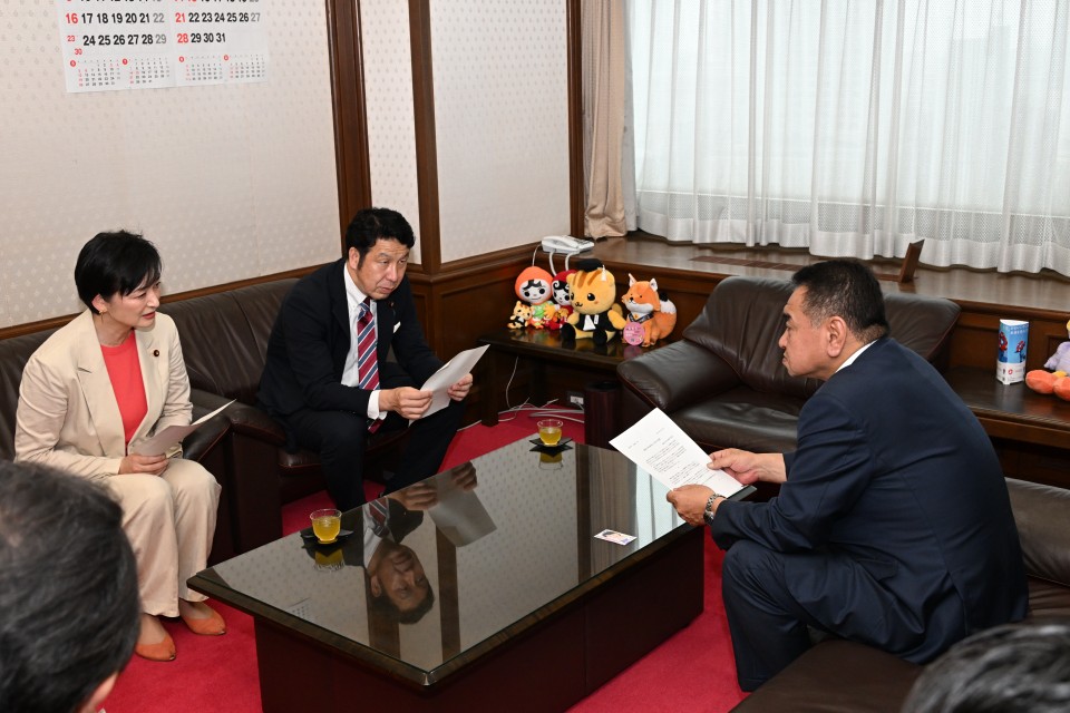 米山隆一 吉田はるみ