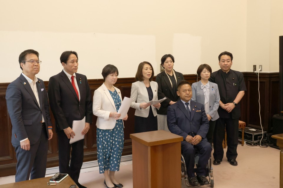 徳永エリ 田名部匡代 羽田次郎 横沢たかのり 川田龍平 公的新品種育成促進法案ローカルフード法案