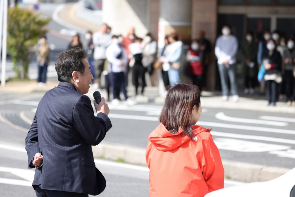 枝野幸男 亀井亜紀子