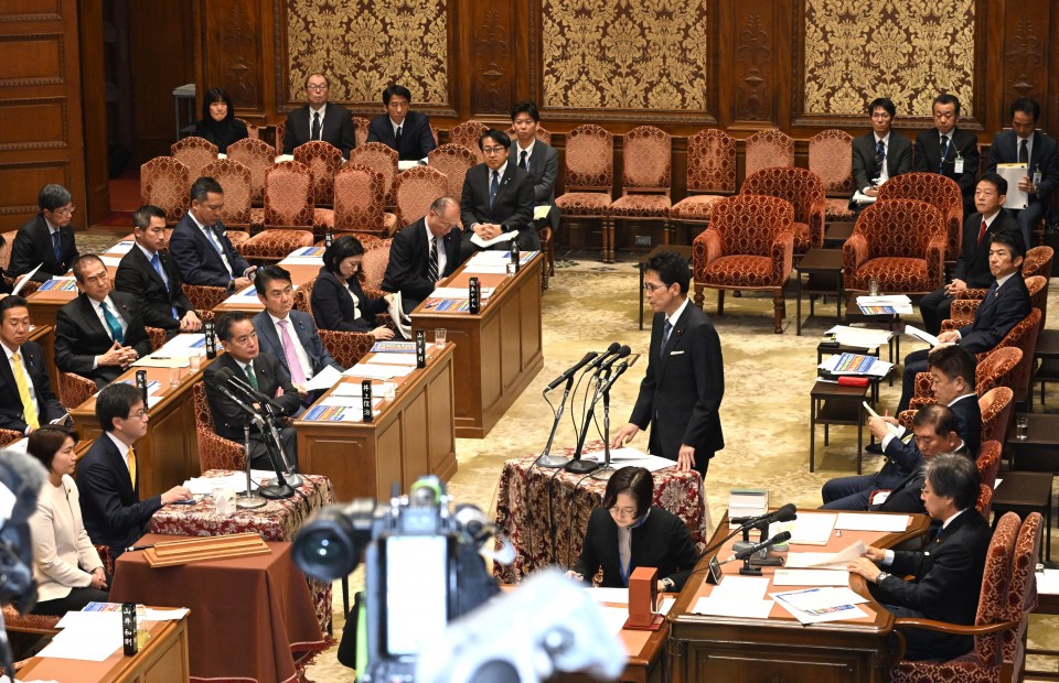衆院予算委員会 城井崇 階猛